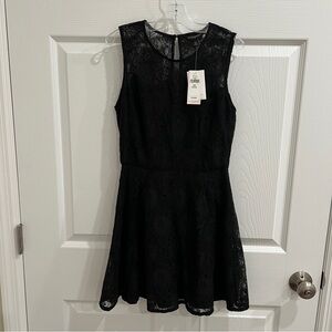 NWT Banana Republic Women’s Black Lace Overlay Dress Size 00P Petite Holiday